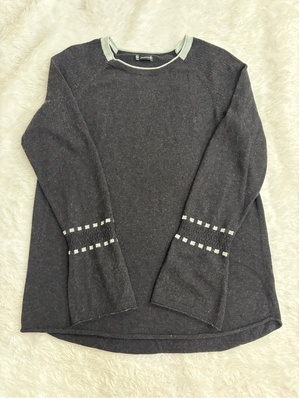 SMARTWOOL charcoal gray crewneck sweater Bell Sleeve Light blue trim Size S
